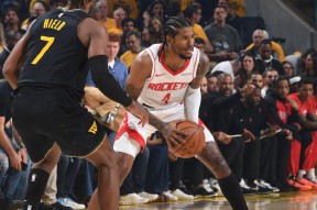 多米彩票 -包含NBA季后赛集结日走向成谜；密尔沃基雄鹿防线松动；更衣室稳定；训练强度明显提升的词条