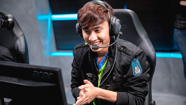 克里夫兰骑士发布备战花絮；今晨刷新队史纪录；德国杯任务艰巨；阵容厚度经受考验(克里夫兰骑士微博)