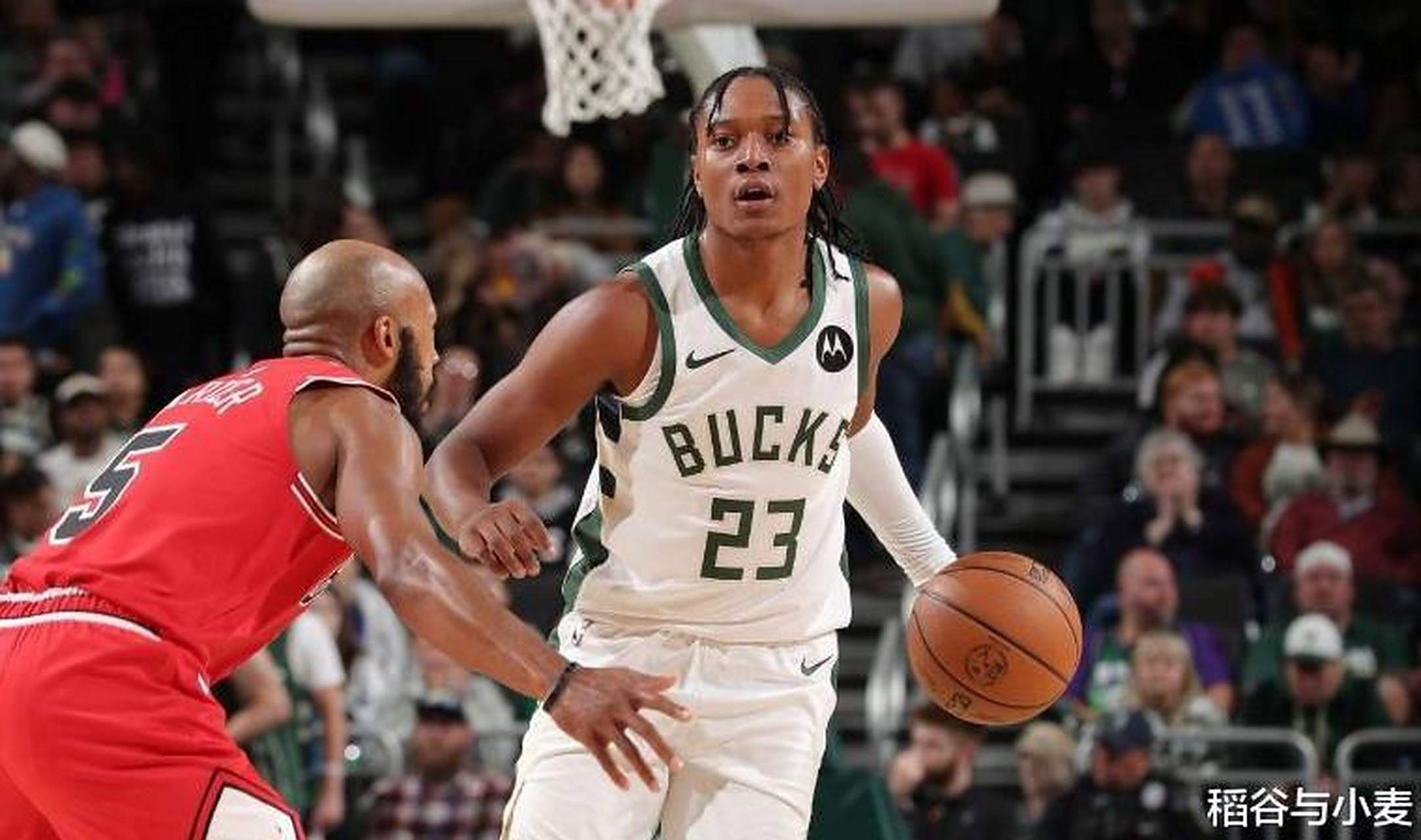 包含NBA季后赛集结日走向成谜；密尔沃基雄鹿防线松动；更衣室稳定；训练强度明显提升的词条