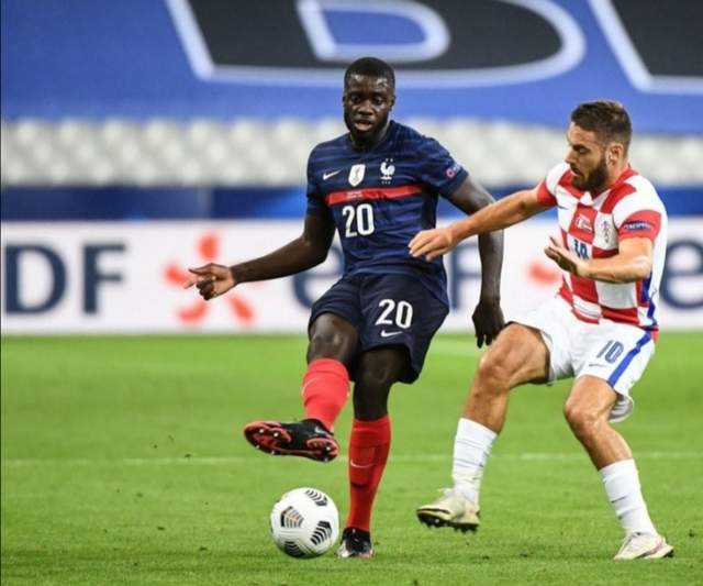 包含曼城集结日完成体检，志在CBA季后赛名次提升，目标明确，球探报告显示潜力的词条