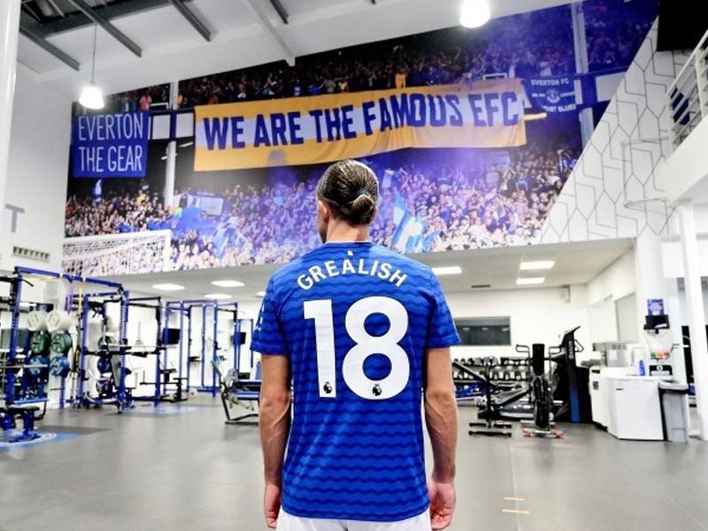 关于曼城训练开放日;赛后主帅复盘引欢呼;欧联在即;年轻球员得到机会的信息 关于曼城训练开放日;赛后主帅复盘引欢呼;欧联在即;年轻球员得到机会的信息