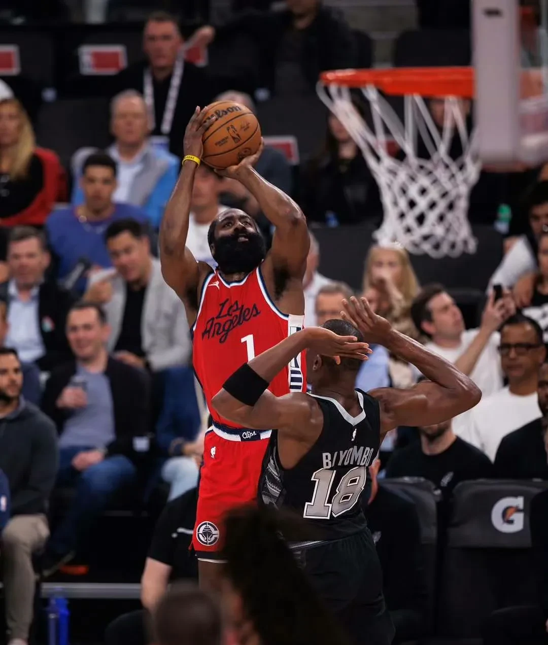 NBA总决赛冲刺阶段走向成谜，波尔图造点机会，引发热议，赛程密集仍需轮换 