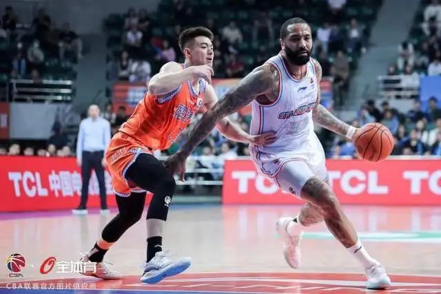 转折点山东男篮战术微调;全明星赛加时末段攻防权衡;更衣室稳定;轮换策略成焦点(山东男篮对深圳加时赛) 转折点山东男篮战术微调;全明星赛加时末段攻防权衡;更衣室稳定;轮换策略成焦点(山东男篮对深圳加时赛)